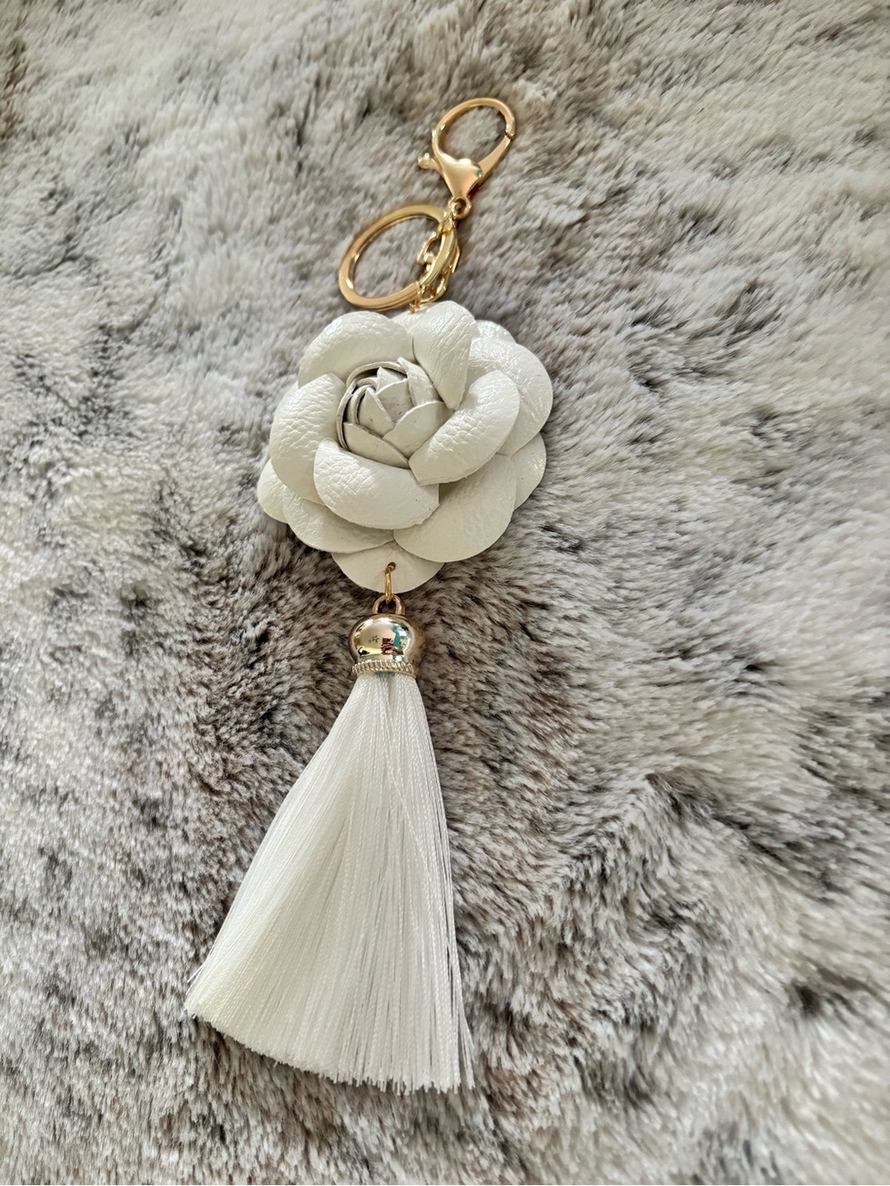 White Faux Leather Camellia Flower Tassel Keychain Bag Charm New - Picture 3 of 7